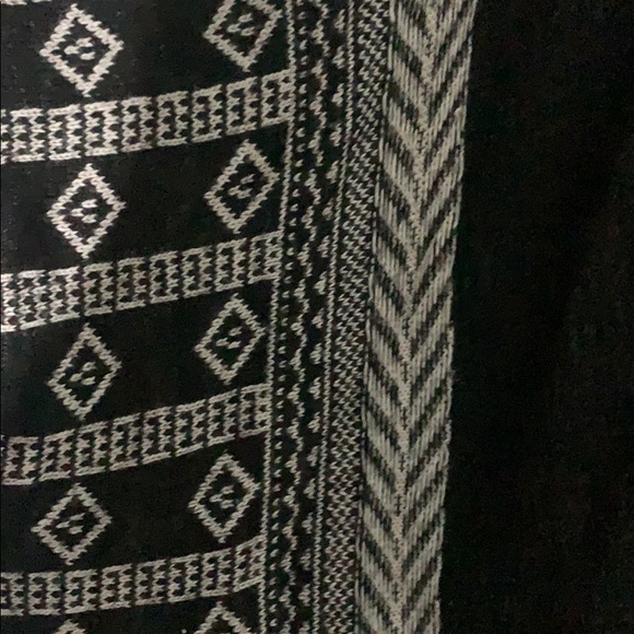 Black & white poncho from Garage - Picture 3 of 4